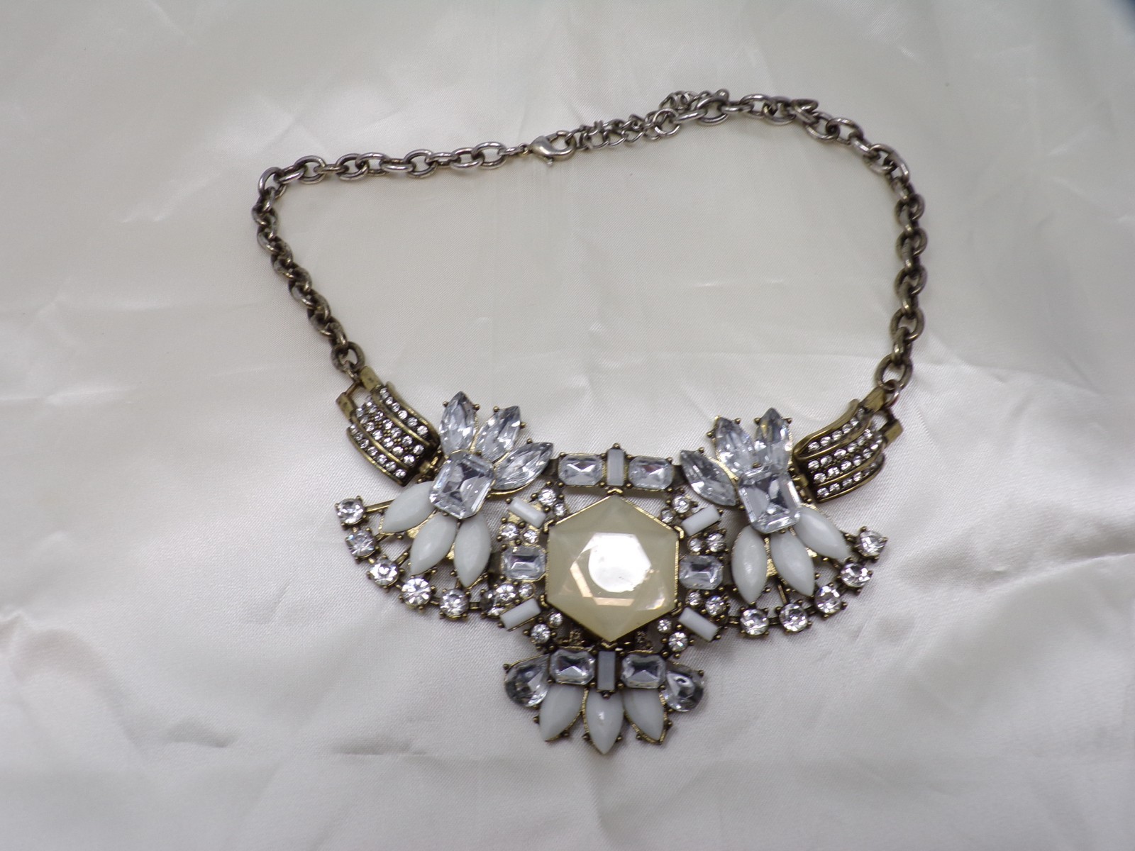 Vtg rhinestone white cream stones statement necklace Goldette? 60’s deco Fiore?