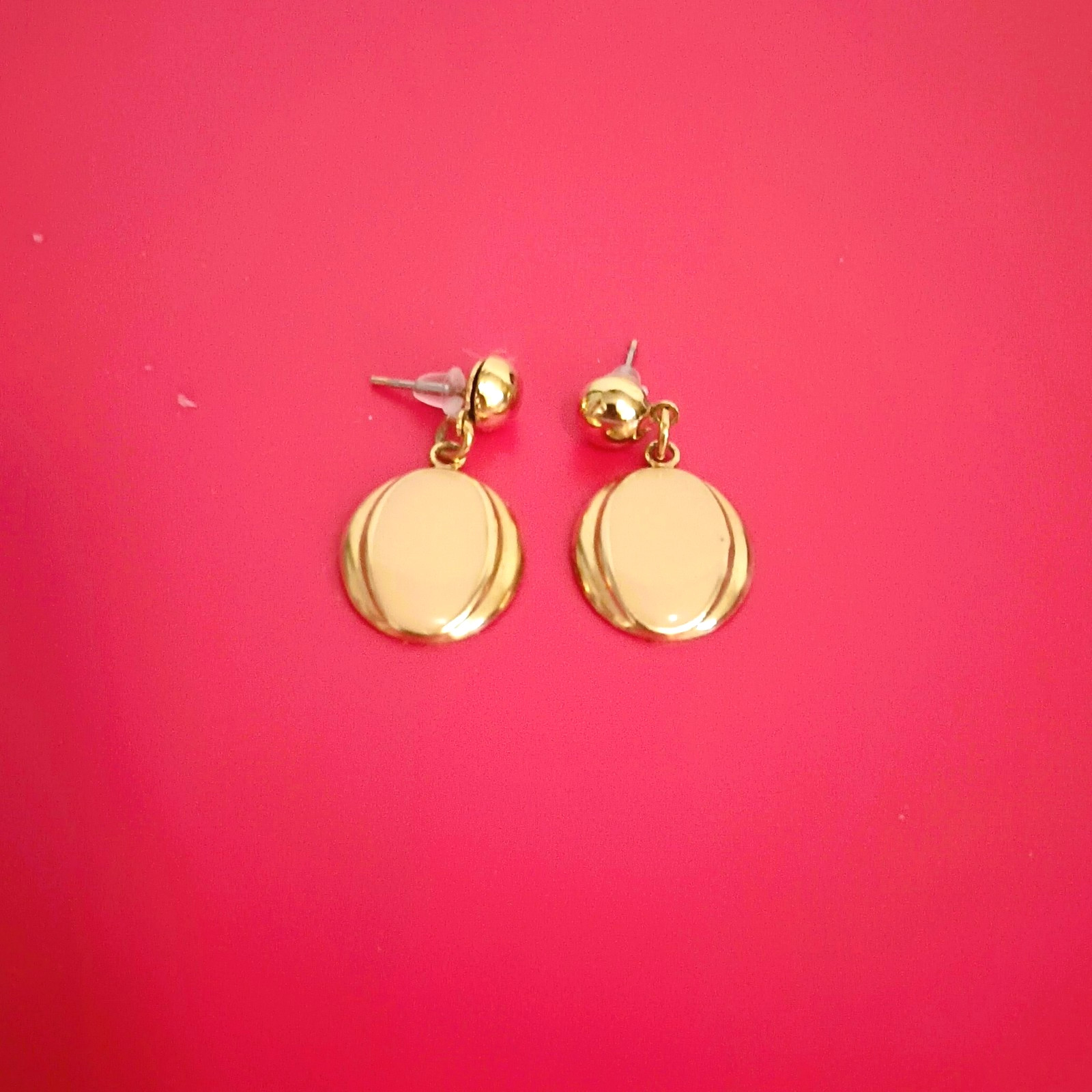 Peach Enamel Oval Drop Earring 1″ Gold Tone Post Retro Light Dangle Jewelry