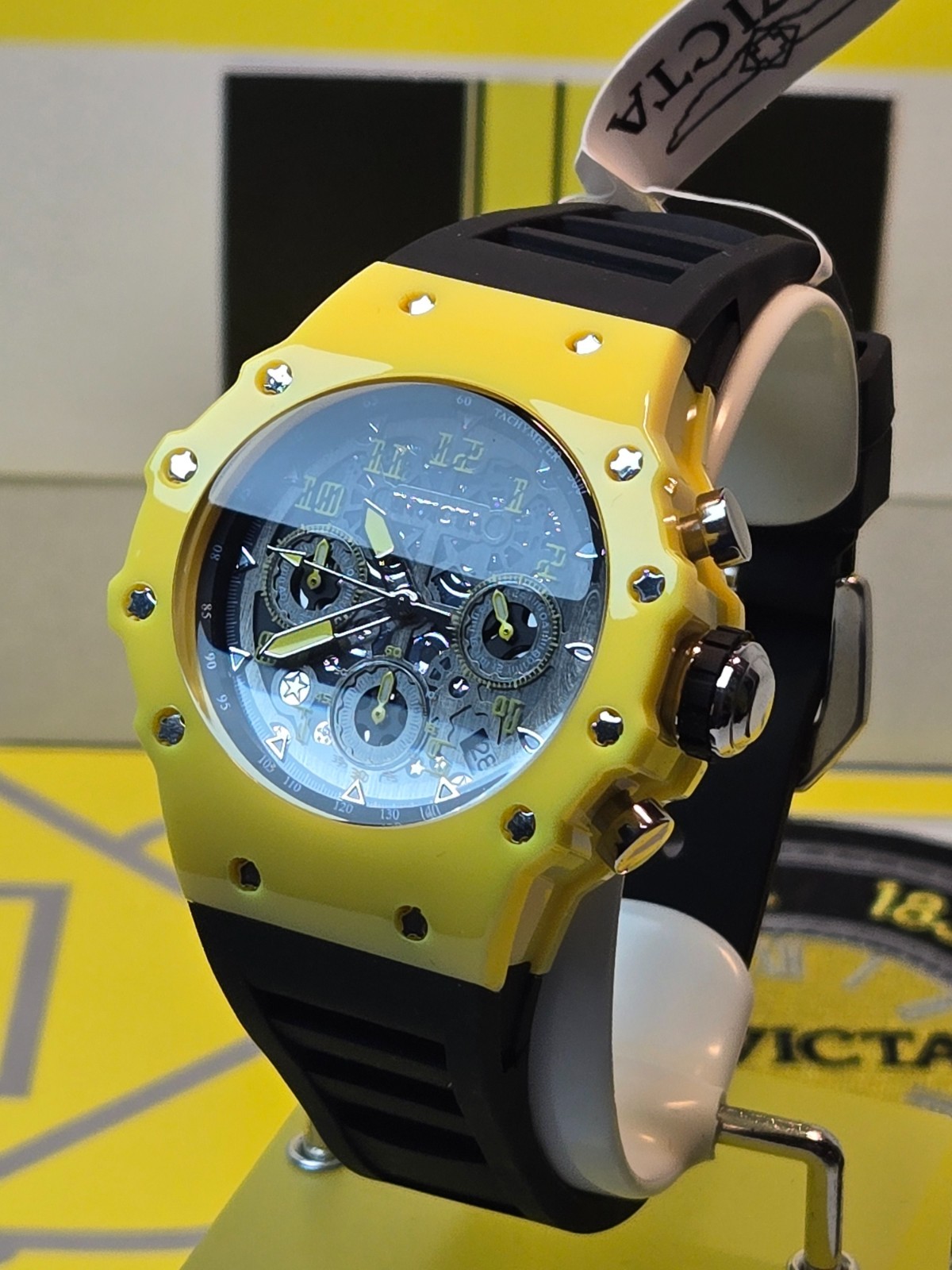 Invicta Racing Valyron Mens Watch 41mm Yellow & Black w/ Black Racing Dial NEW!!