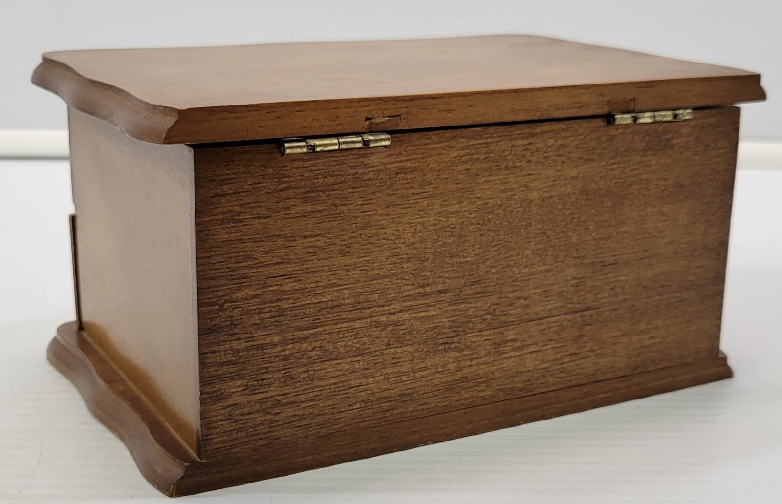 E) Vintage Mele Wooden Flip Top Jewelry Box Table Top