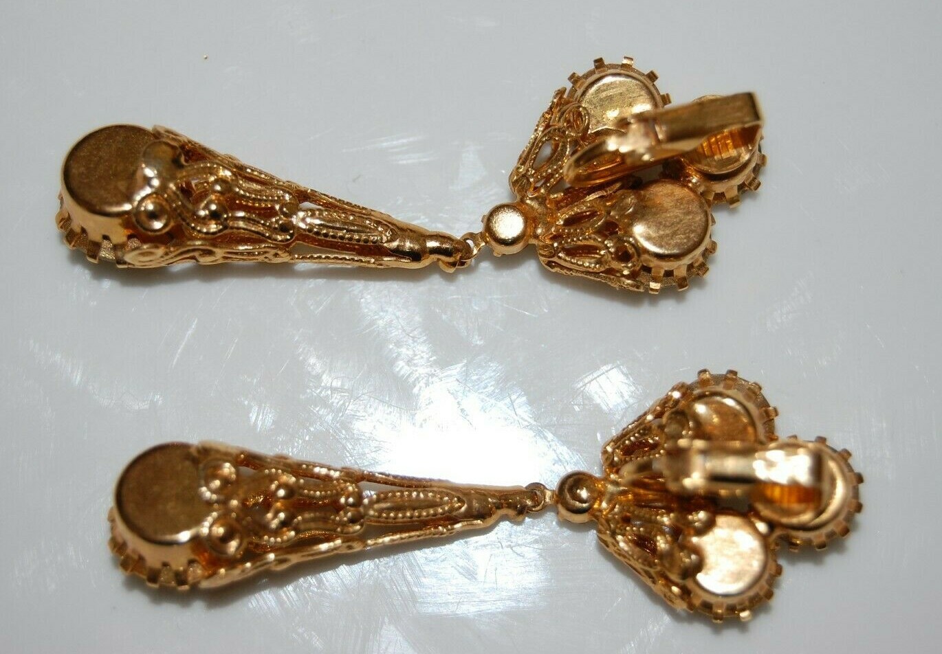 ELEGANT VTG CLEAR CRYSTALS FILIGREE ANTIQUE STYLE DROP DANG GOLDEN CLIP EARRINGS
