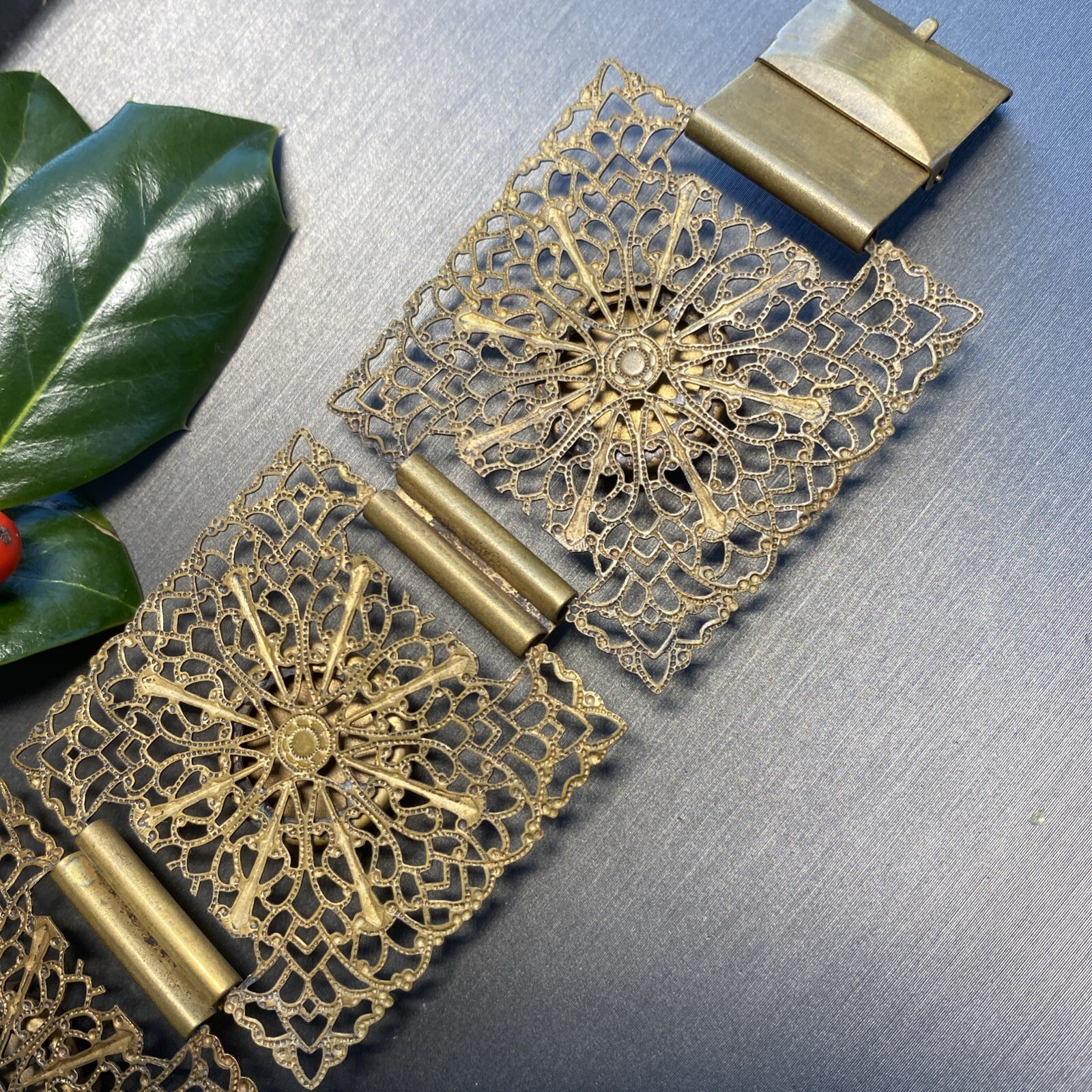 Vintage BOMAE Bracelet Estate Jewelry Pre-owned Filigree Die Struck Etched Glass