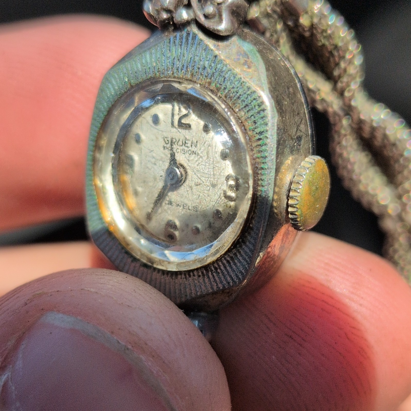 Gruen Precision Vintage 1950s Women’s Manual Mechanical Oval 17J Silver Dial