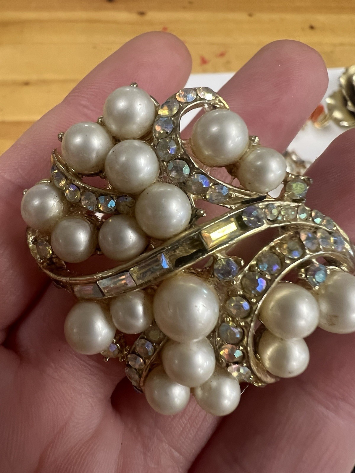 Lot Of Vintage Costume Jewelry Brooches / Pins Flowers, Frogs, Gold Tone, Etc