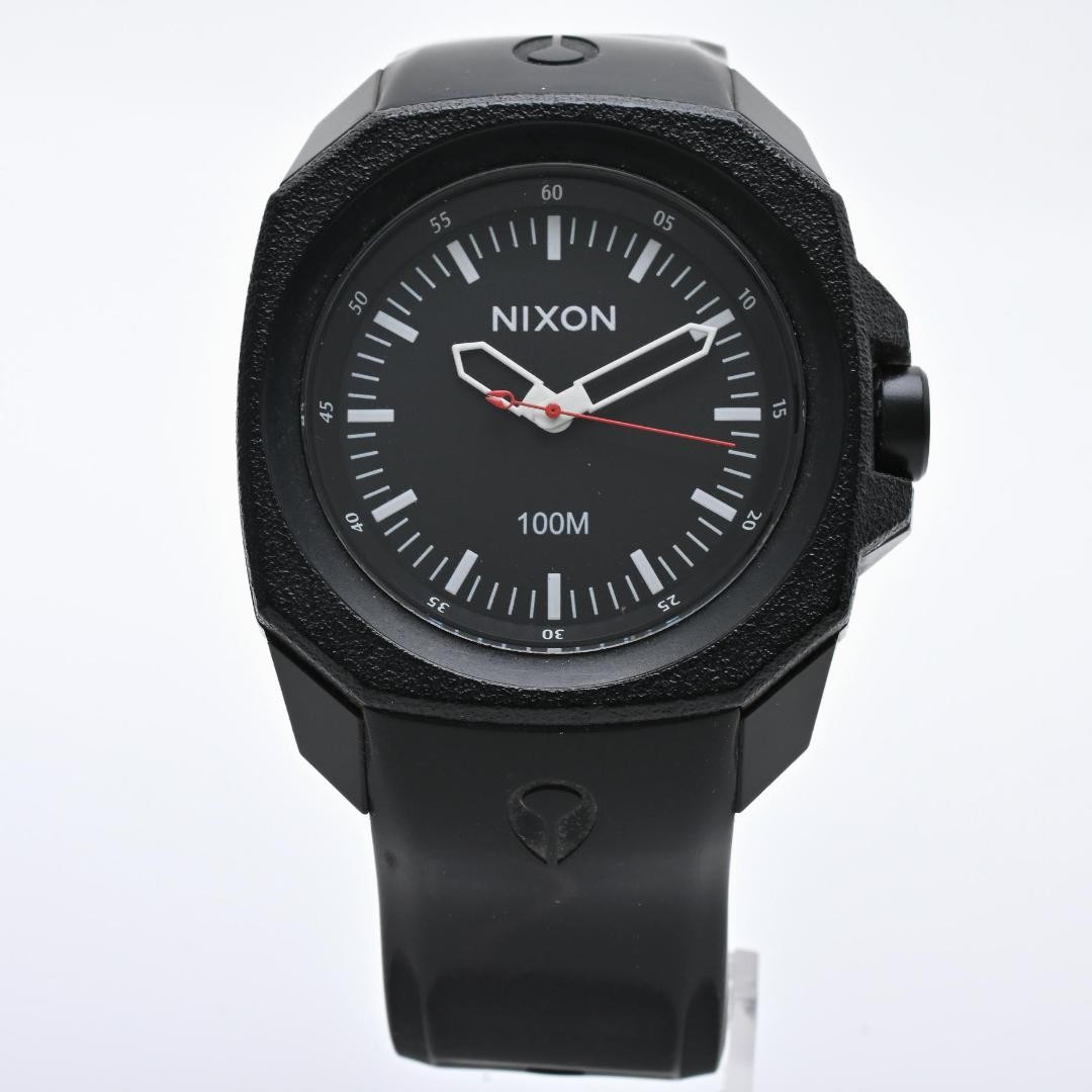 Excellent condition, fully functional NIXON THE RUCKUS all-black polycarbonate g