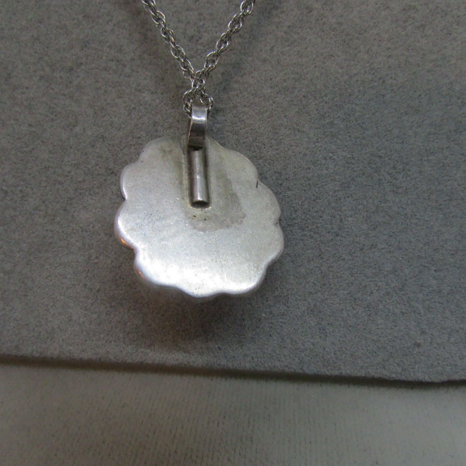 VINTAGE SOUTHWEST N A TURQUOISE PENDANT ON STERLING CHAIN—THINK XMAS!!!!
