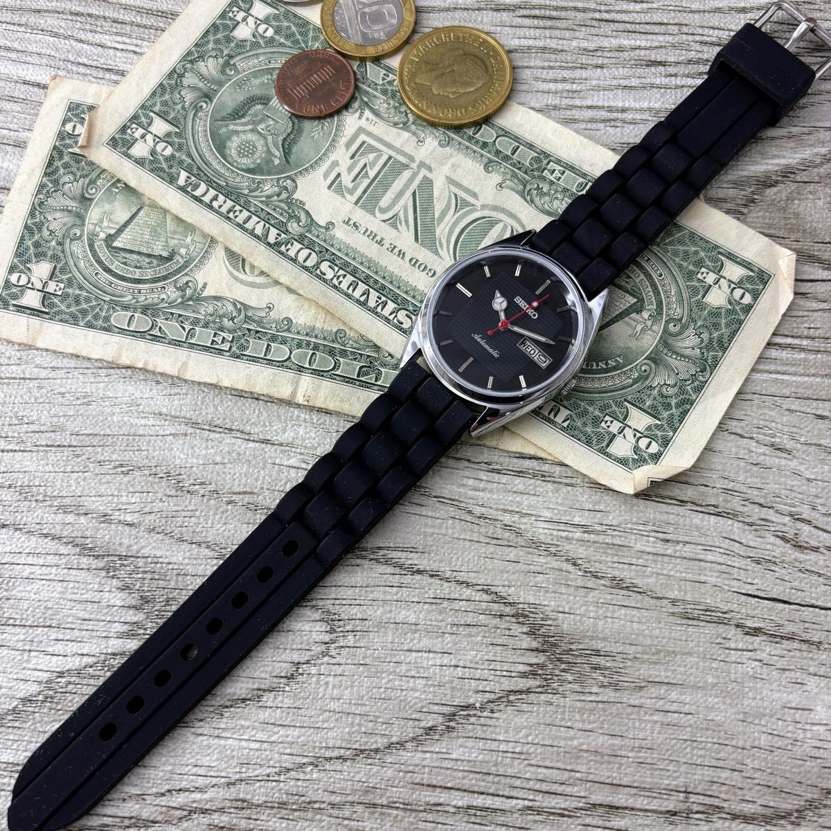 Seiko Vintage Automatic Men’s Watch Black Dial Day Date Skeleton Back Japan