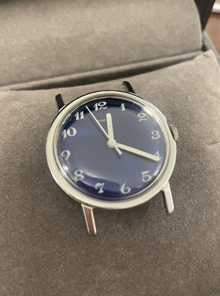 Vintage 1972 Timex Mercury STUNNING Sunburst Blue Dial RUNNING Manual Wind 34mm