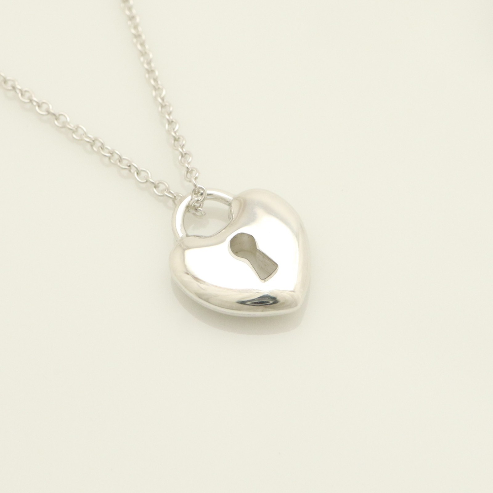 Authentic Tiffany & Co. Heart Keyhole Lock Necklace 16.1″ Silver 925 w/Pouch