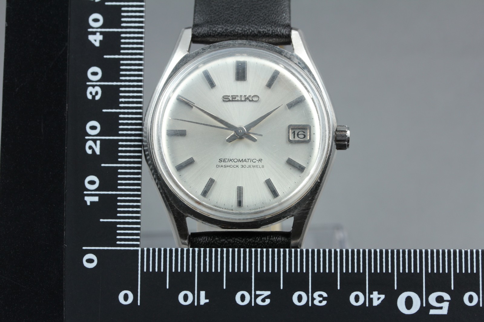 Seikomatic-R 8305-8010 White 35mm Automatic 30J Men’s Watch JP 1965 Near MINT