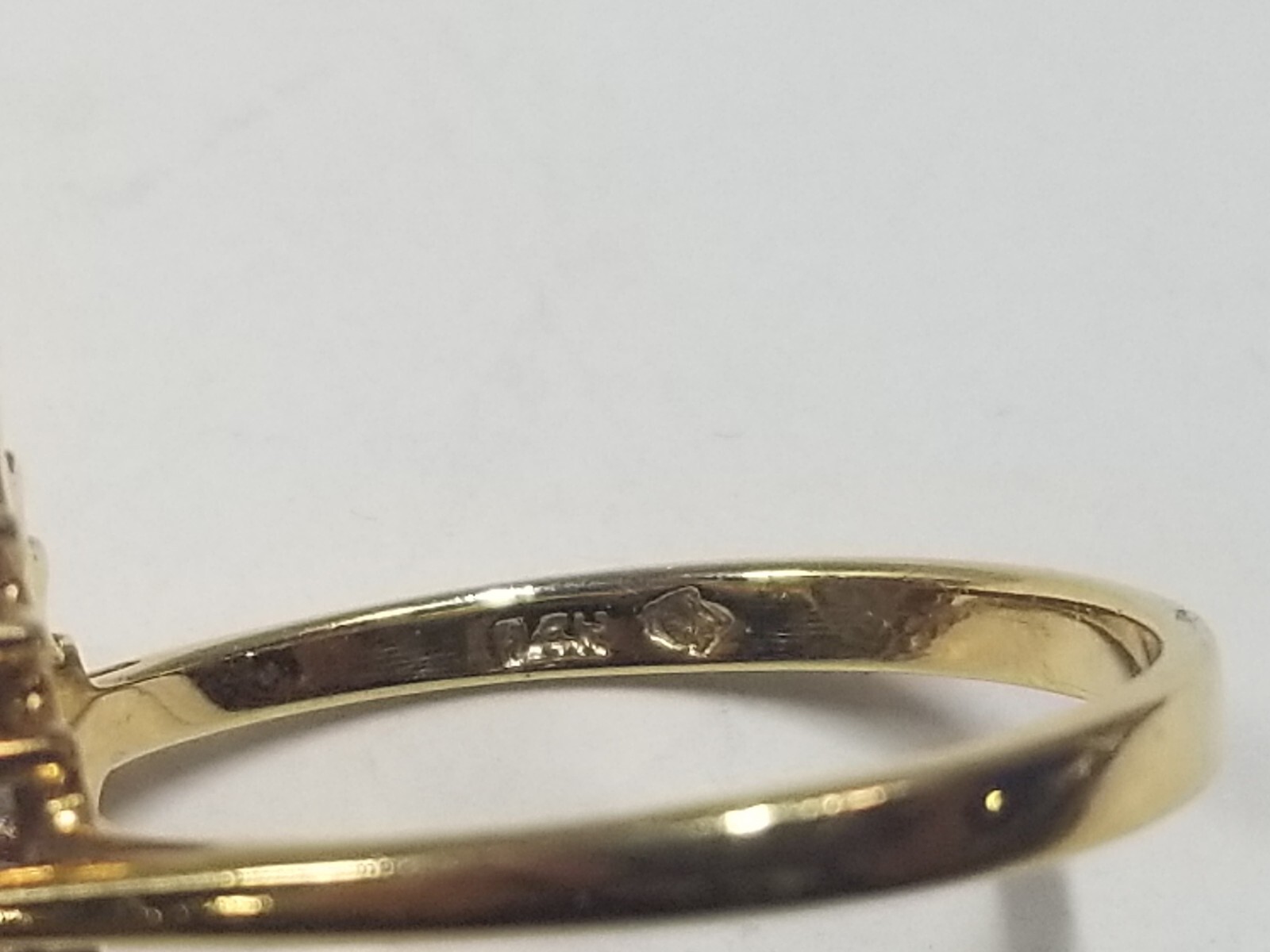 14k Yellow Gold Ruby & Diamond Cocktail Ring Sz 6.5 – 3.2 Grams TW