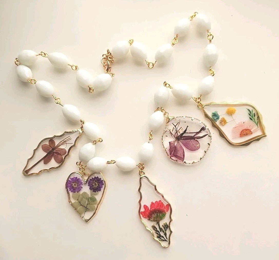 Vtg Milk Glass Bead Necklace W Retro Resin Flower Charms Pendants Lobster Clasp