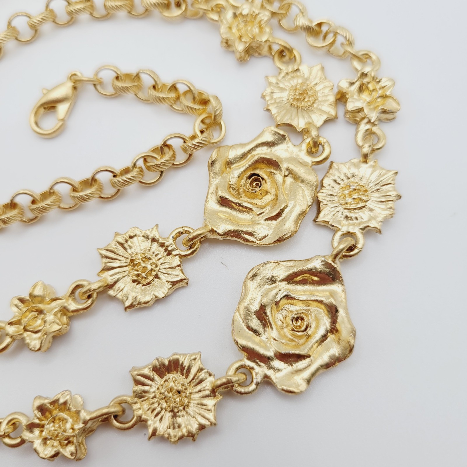 Unique Rose Floral Station Style Bright Gold Tone Sautoir Vintage Necklace Korea