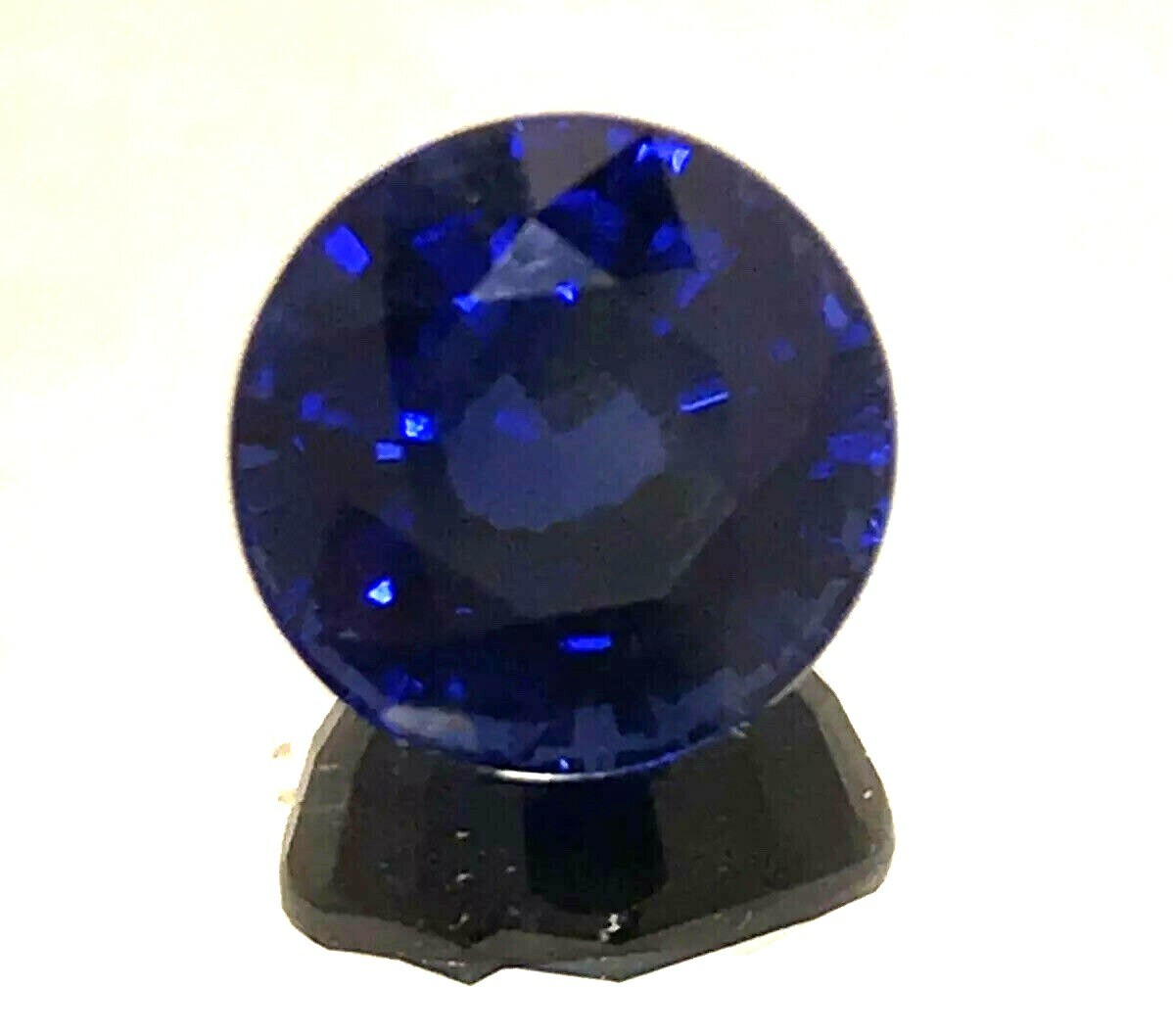 3.80 ct Natural Blue Sapphire , Excellent Round Cut , VS Clarity,9 mohs