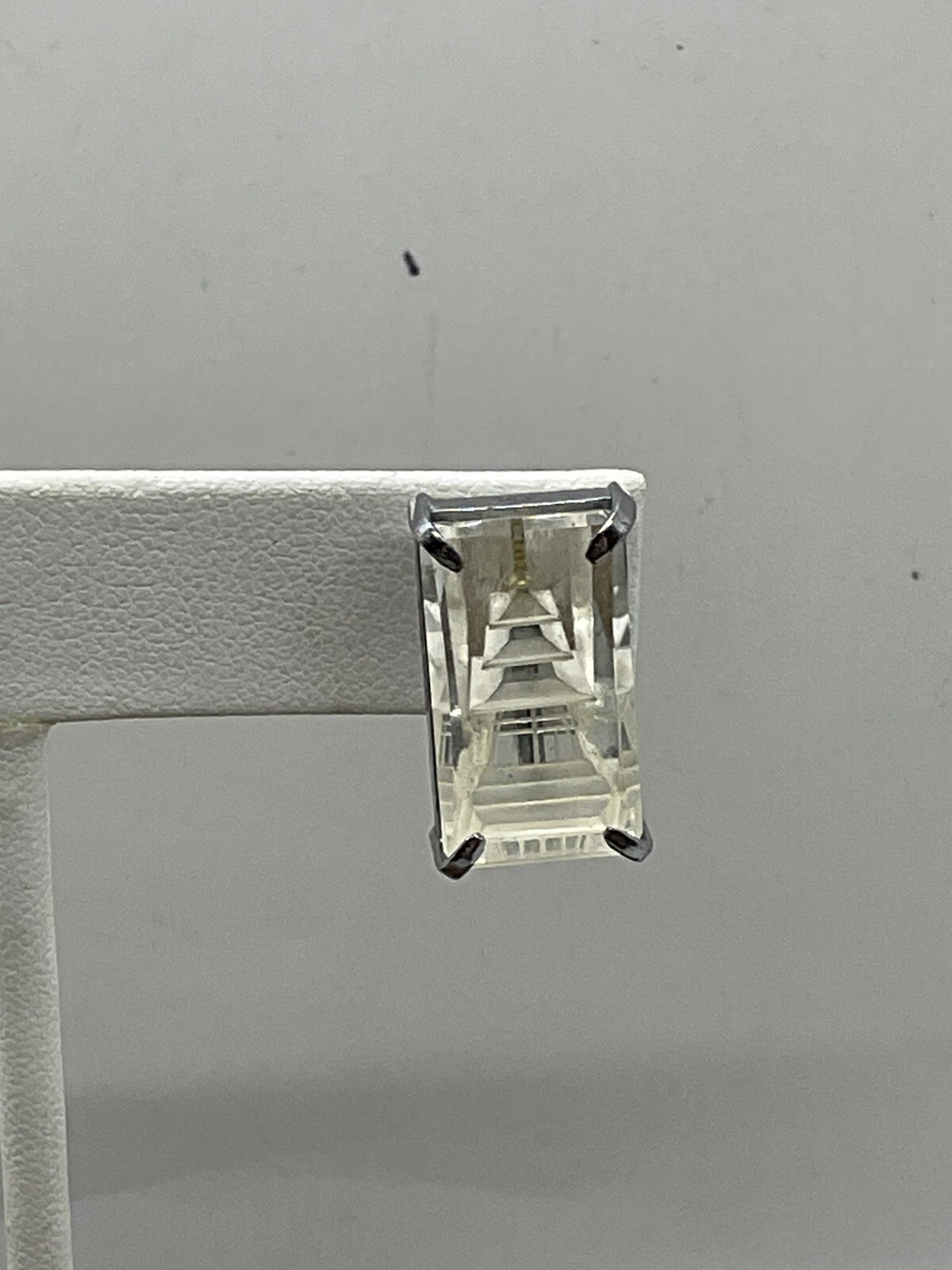 Beautiful vtg Japan sterling Silver 925 rock crystal Pagoda Screw Earrings