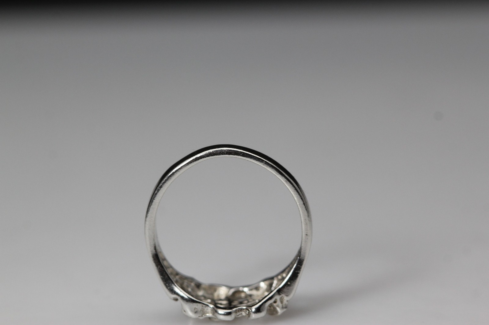 925 Sterling Silver Pierced Nugget Size 5.75 Ring 2.4 Grams (RIN9672)