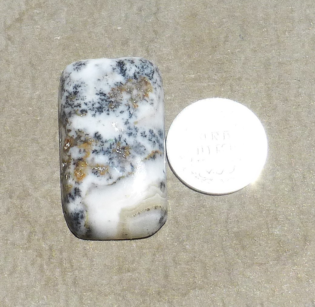 NATURAL manganese dendrites in calcite cabochon from California (36.40 cts.)