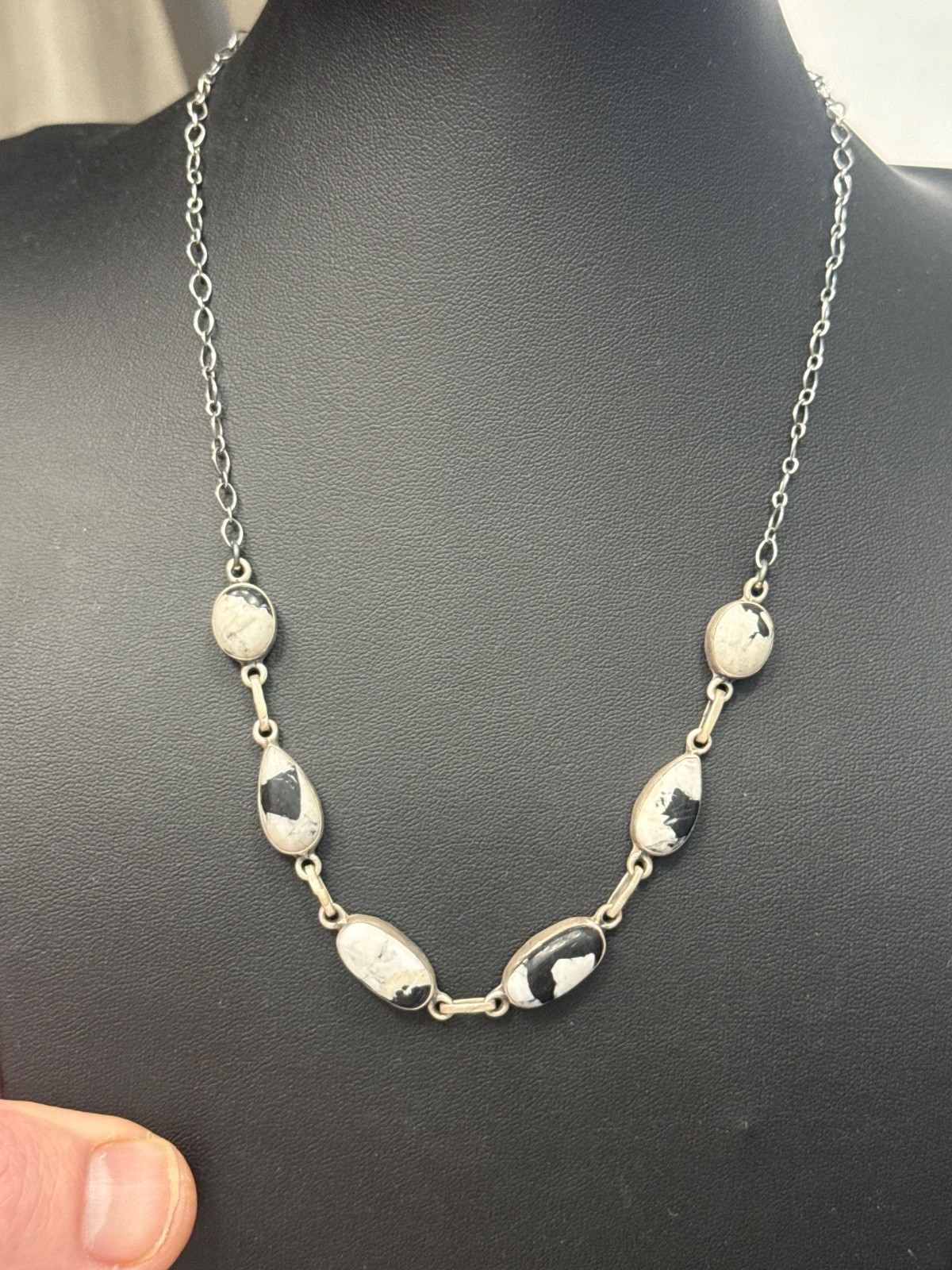 STERLING SILVER WHITE BUFFALO 6 STONE STATION CHOKER BAR MIX SHAPE NECKLACE .925