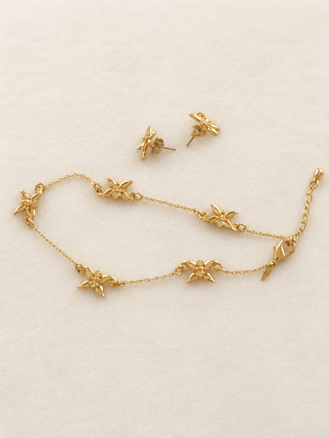 Avon Gold Tone Rhinestone Butterfly Anklet Bracelet Pierced Earrings Set