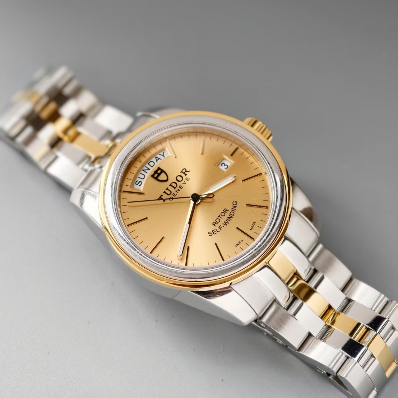Tudor Gilding Scale Dial Glamour M56003 Men’s Watch Automatic 39mm Date