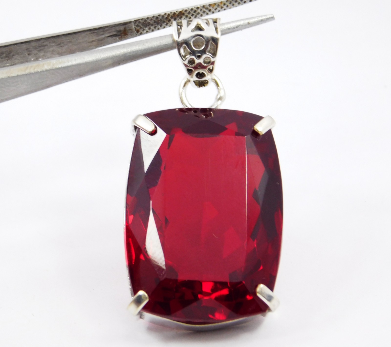 Solid Silver Pendant 99.20 Ct Natural Red Topaz Cushion Cut Loose Gemstone