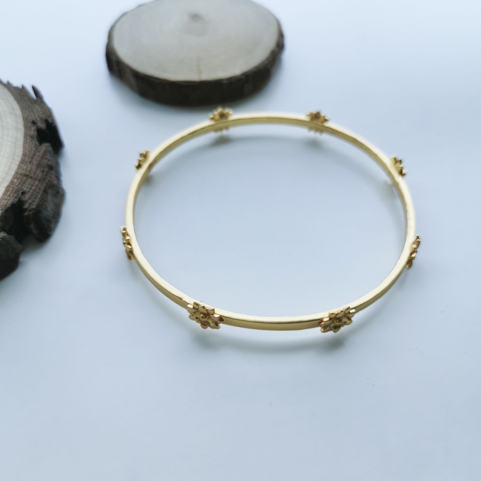 Julie Vos Floral Bangle Bracelet Size M 24K Gold Plate