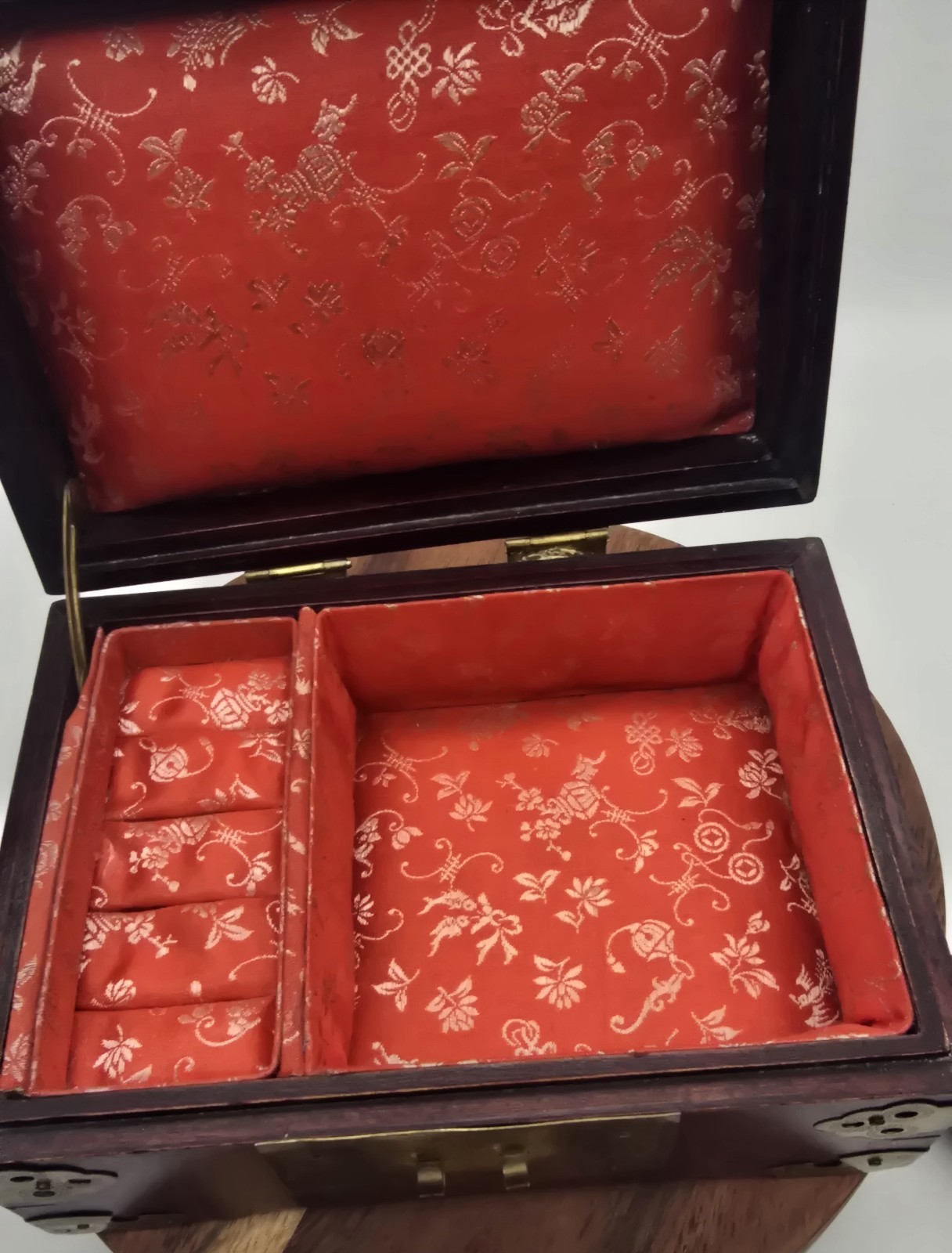 VTG Shanghai – Rosewood Brass Jewelry Box – Carved Jade Medallion Asian * READ