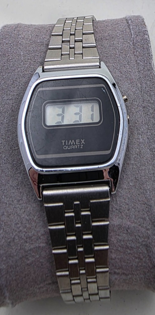 Vintage 1976 Timex SSQ Digital LCD Watch K-Cell 346 Tested Working Runs Great