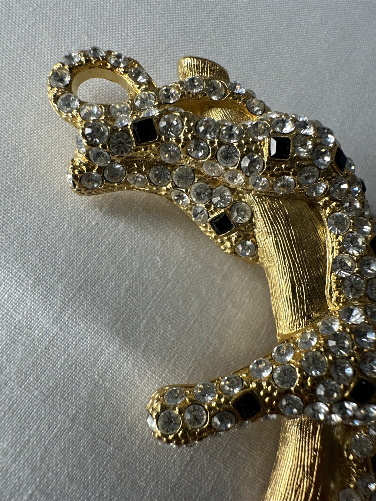 Vintage Rhinestone Leopard Big Cat Green Eyes Gold Tone Grannycore Brooch Pin
