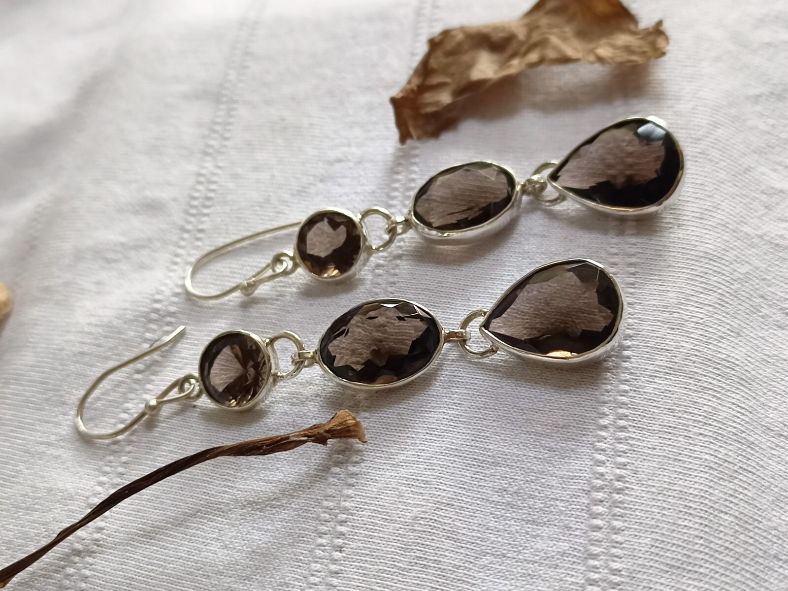 Smoky Quartz Stud Earrings: Classic Gemstone Beauty, Everyday Charm!”