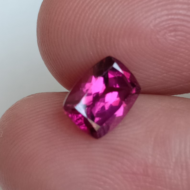 Natural Pyrope Almandine Rhodolite Cushion Cut Loose Gemstone AGR Certified 2 Ct
