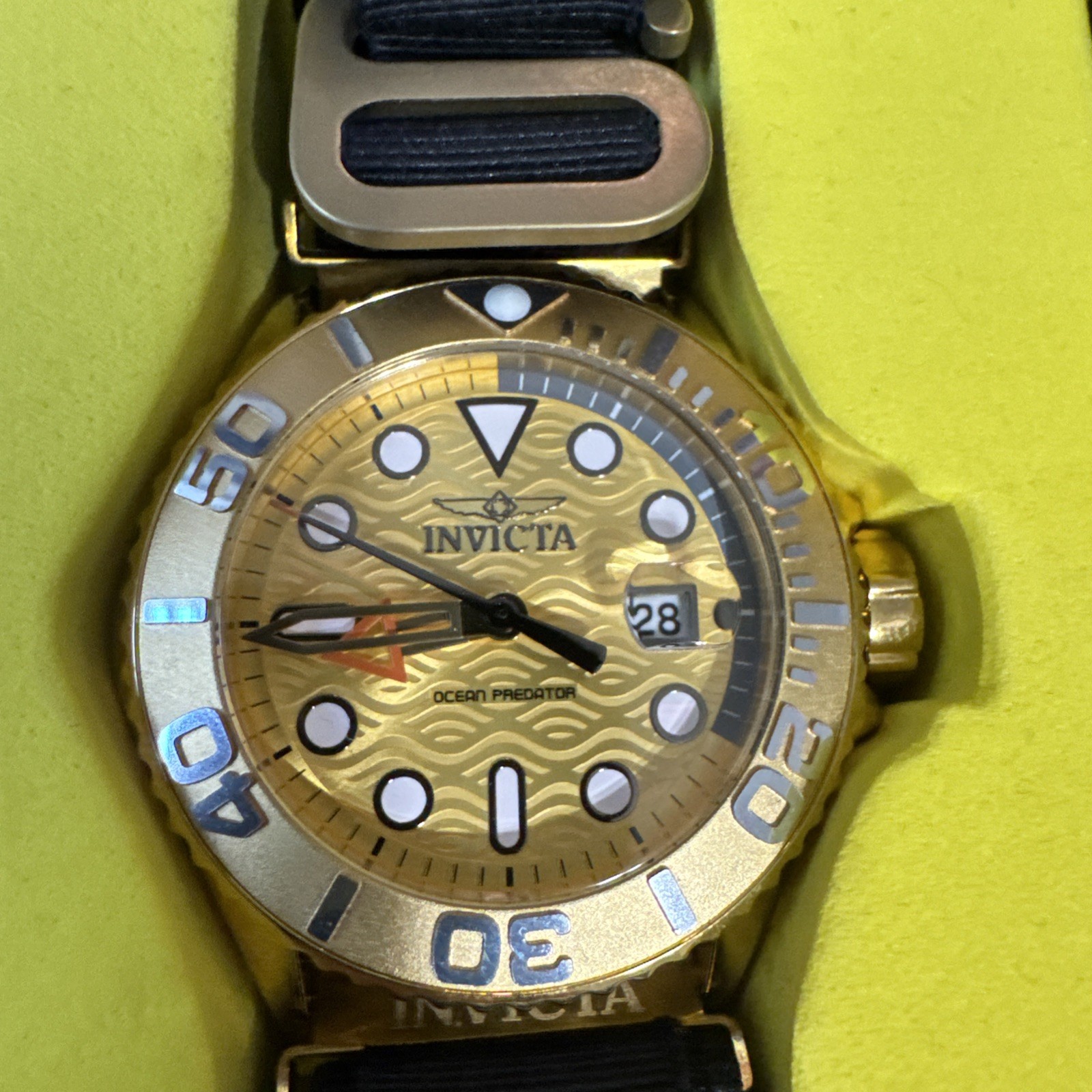 Invicta Ocean Predator Special Edition Quartz Diver 44mm w/ Extra Straps Box