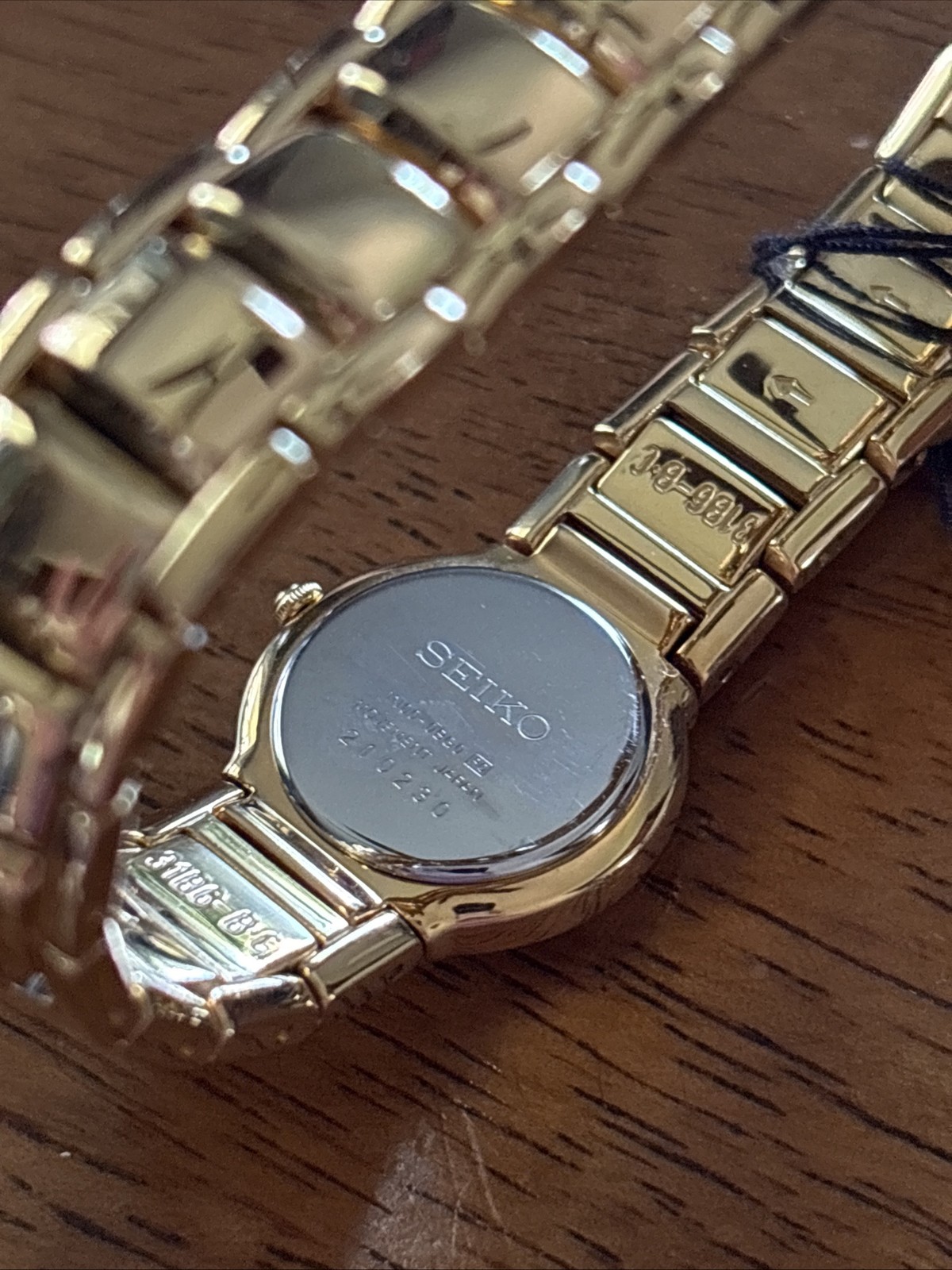 Women’s SEIKO Quartz Gold Stainless Steel Vintage Watch 1N00-0BG0 *NEVER USED*