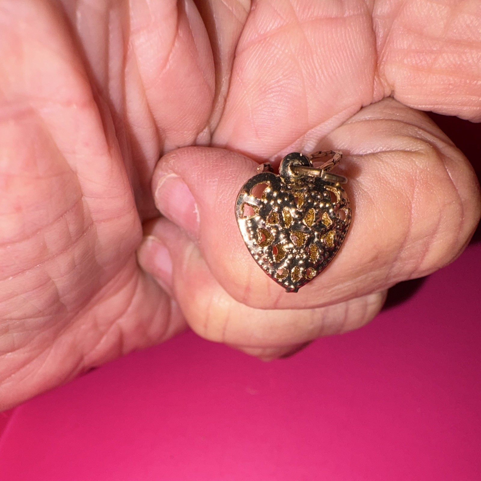 Gold Tone Heart Charm Pendant Chain Necklace Spring Ring Closure Love Theme