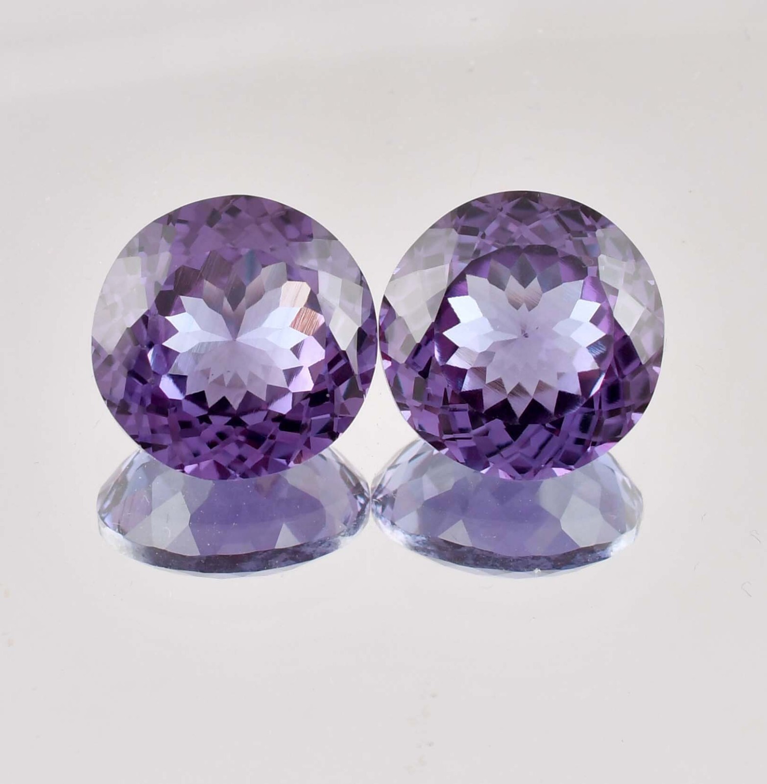 1 Pair 15 x 15 MM Flawless Natural Color Change Alexandrite Gems GIT Certified