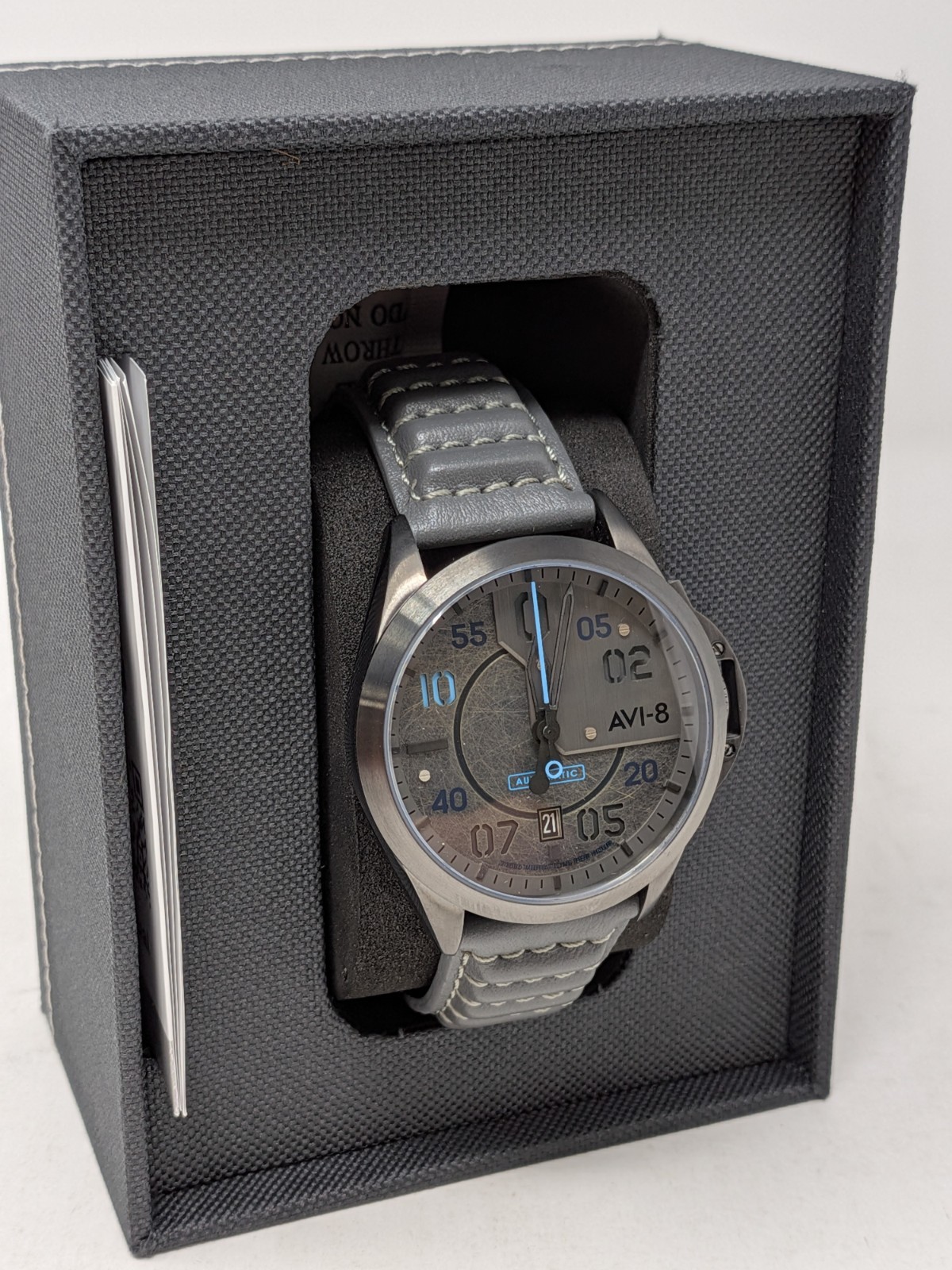 AVI-8 P-51 Mustang Hitchcock Automatic Watch AV-4086-04 Sands Point w/ Box Item