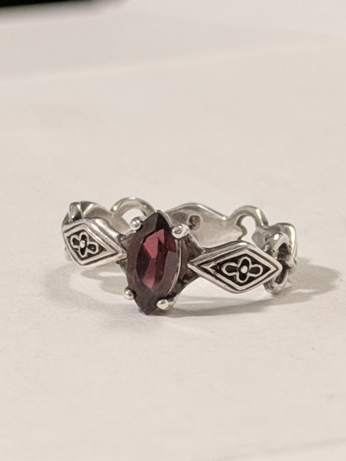 Avon RJ Graziano Sterling Silver Garnet Link Ring Size 5 925 Vintage Birthstone