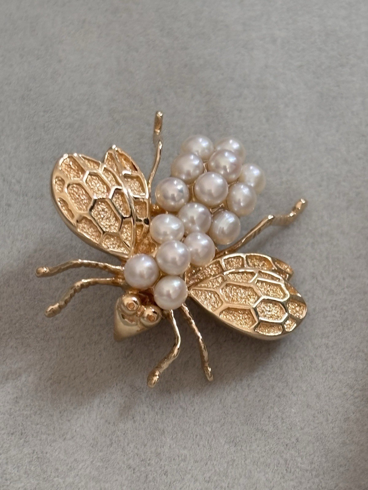 Vintage 14K Solid Yellow Gold Genuine Pearl Bee Brooch Gorgeous 5.67 Grams