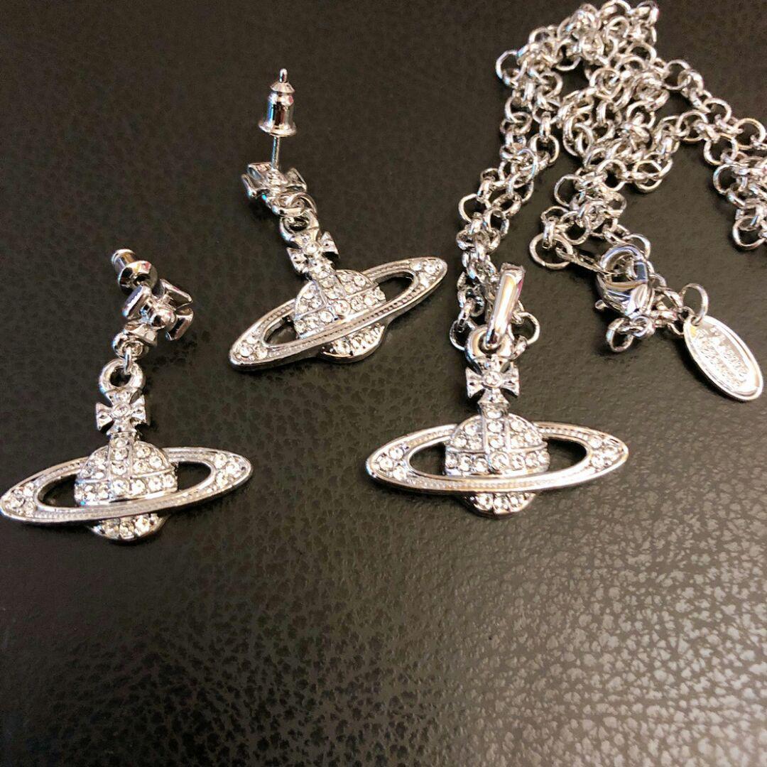 Vivienne Necklace Earrings Set Mini Bas Relief Silver w/Pouch IN BOX