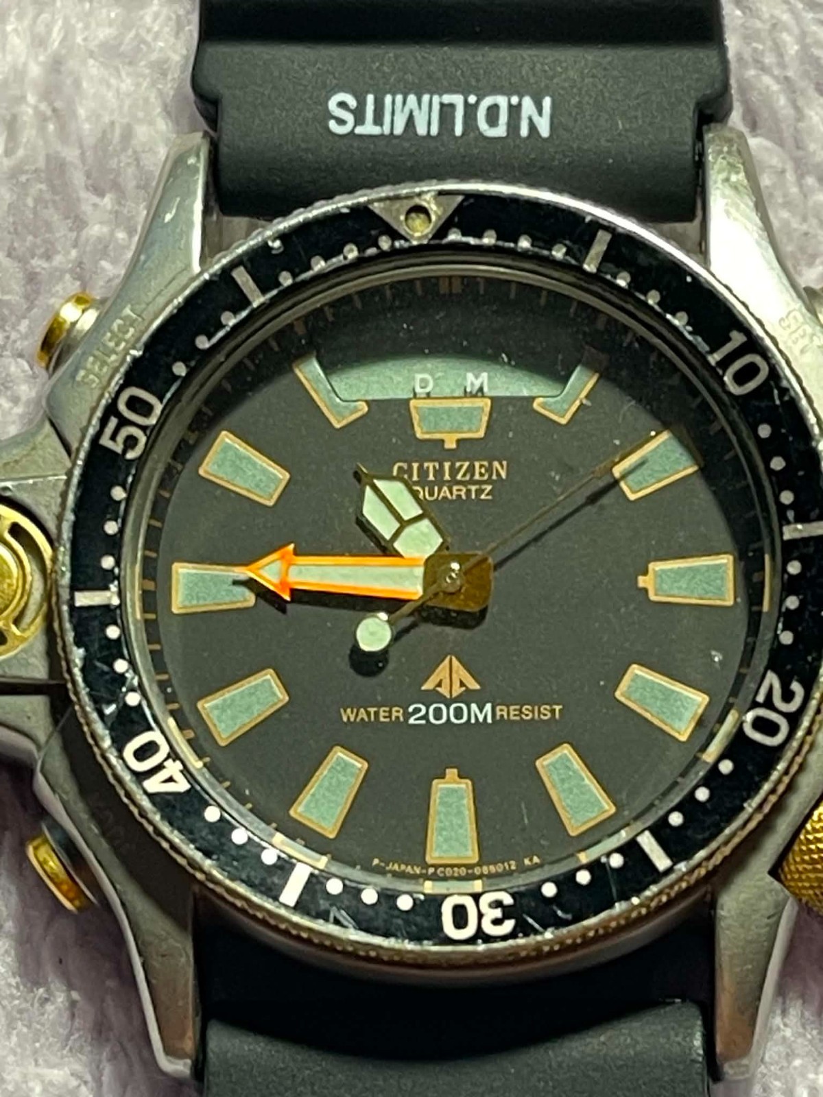 PARTS ONLY Vintage Citizen Aqualand Diver Watch C023-088069 Y