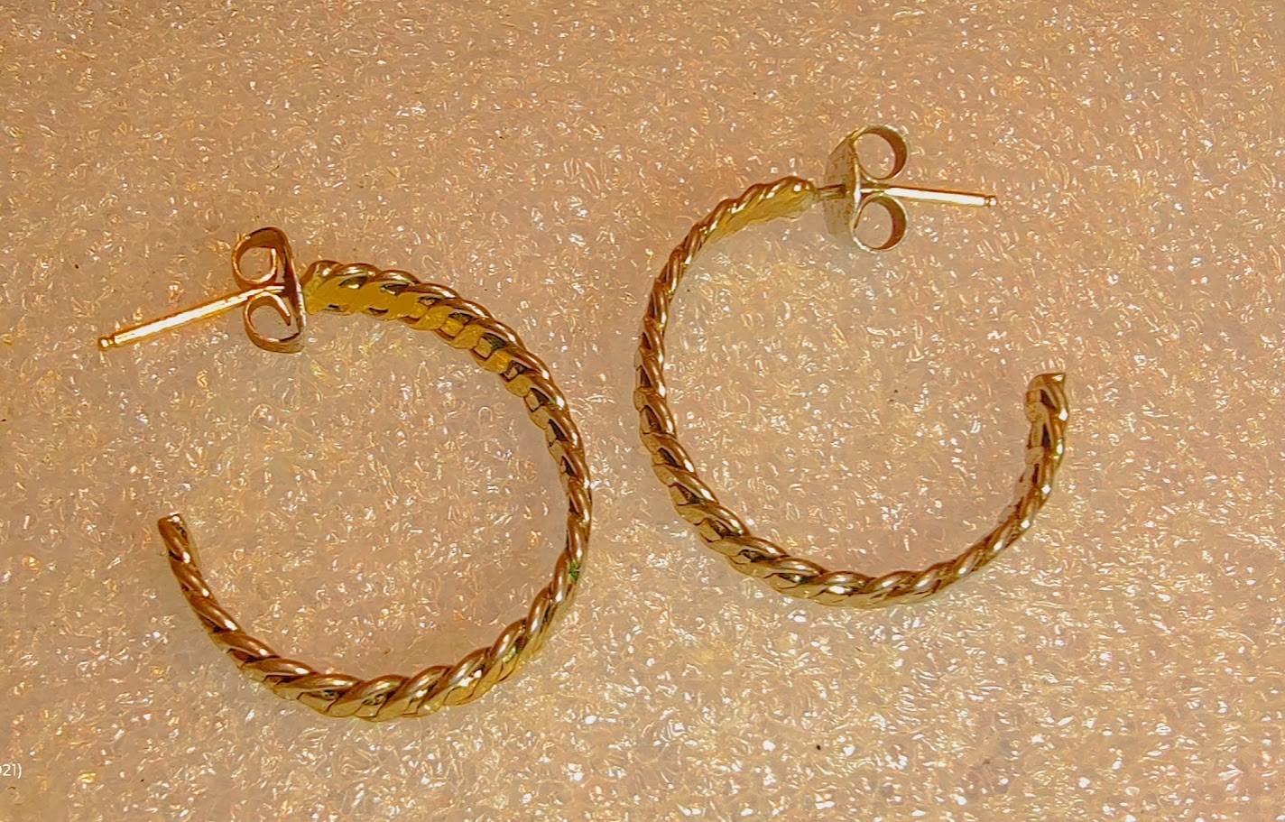 14K solid gold C-Hoop Earrings 20mm 2-3 grams ((44))