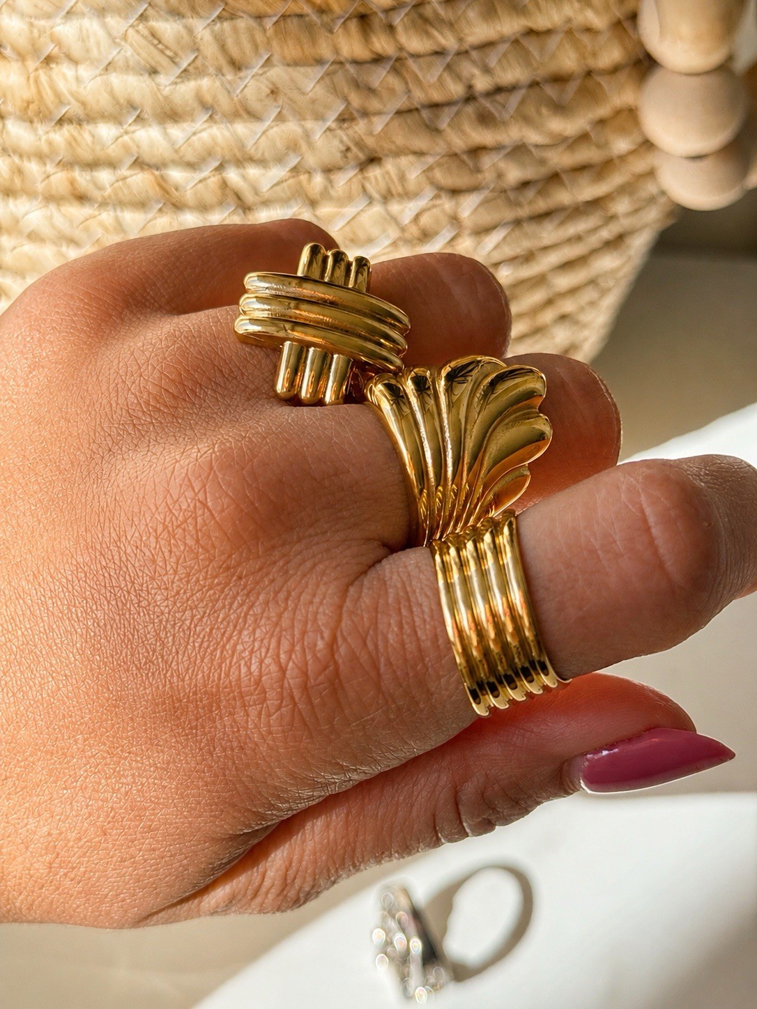 ✨ Glossy gorgeous Chunky Gold Statement Ring Size 7 ✨ waterproof