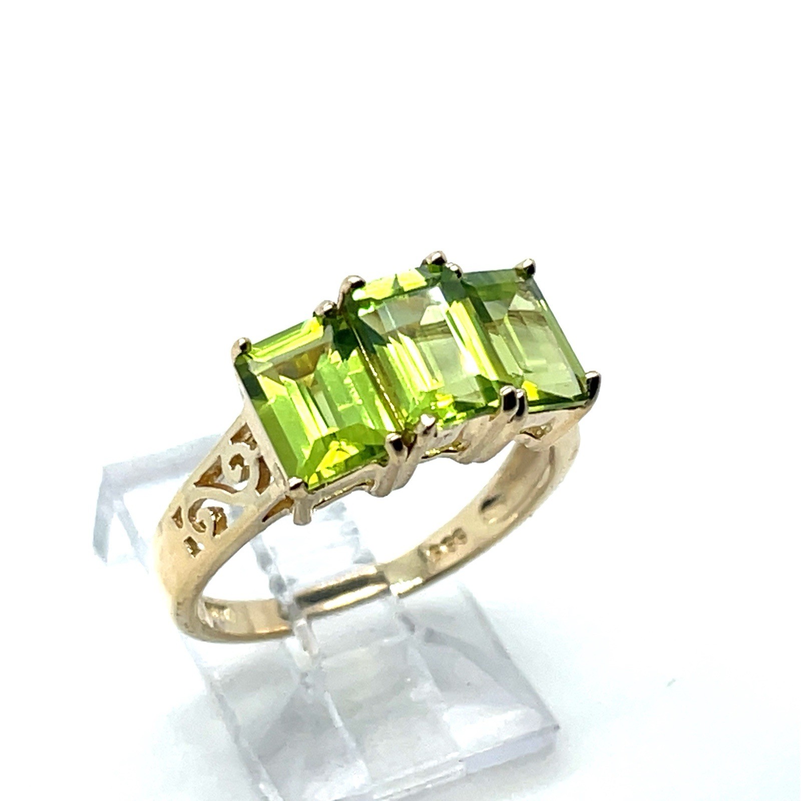 14k Yellow Gold 3 Emerald Cut 3.25 Cts Peridot Filigree Ring Size 7 – 3.2 Grams