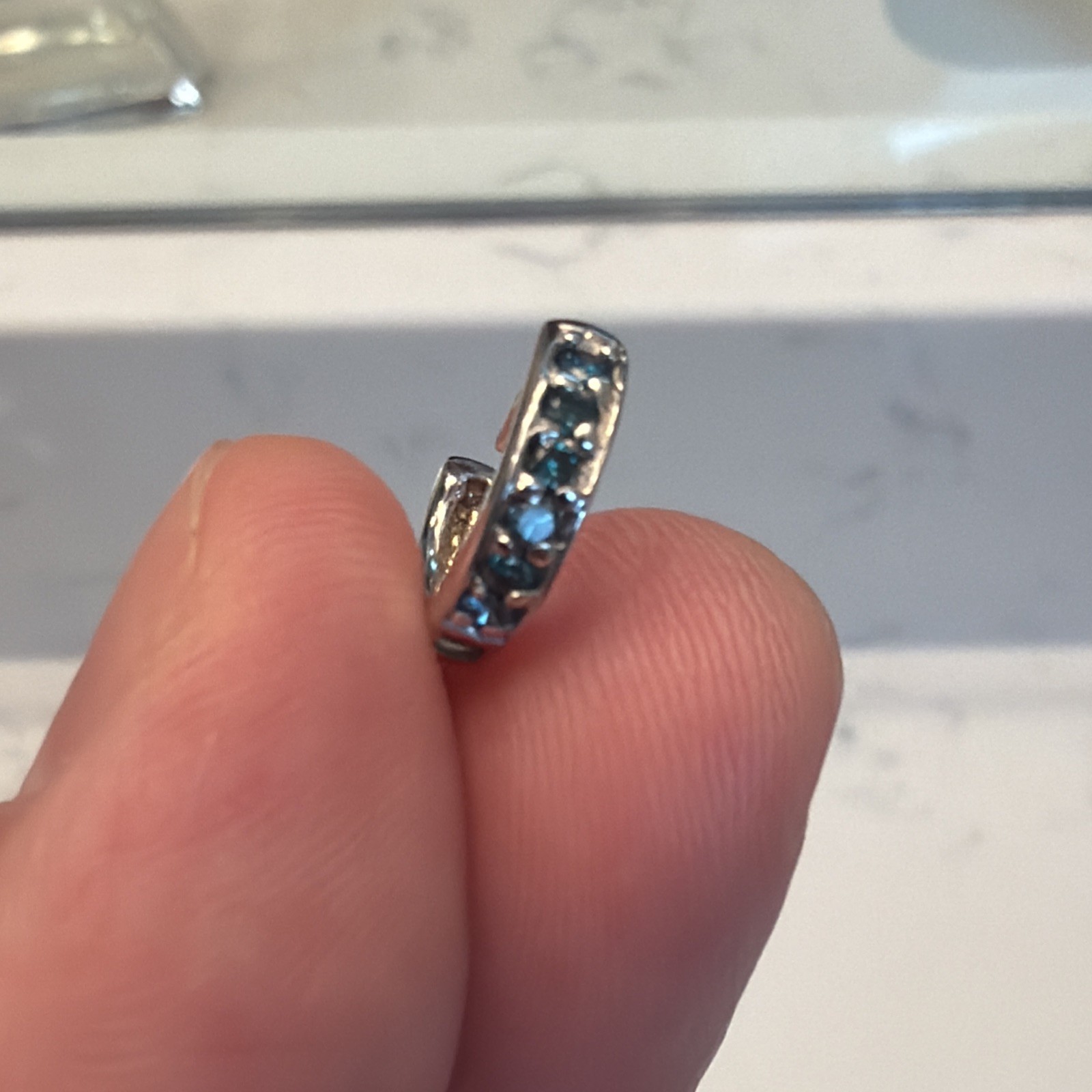 Round Petite Blue Diamond Huggies Hoop Earrings 0.30ctw 14K White Gold JP:12527