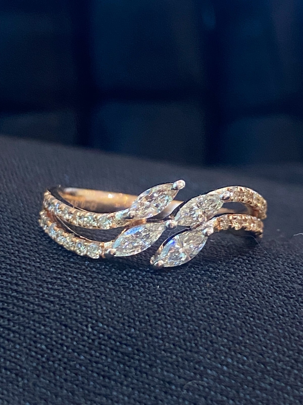 Stunning 0.70 Cts Marquise Round Shape Diamonds Engagement Ring In 585 14K Gold