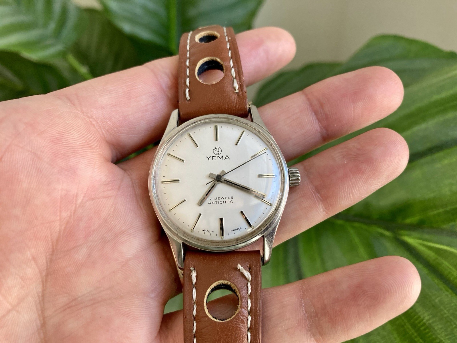 Rare Vintage Yema Mens Mechanical Wrist Watch RUNS WELL France 1960s Steel