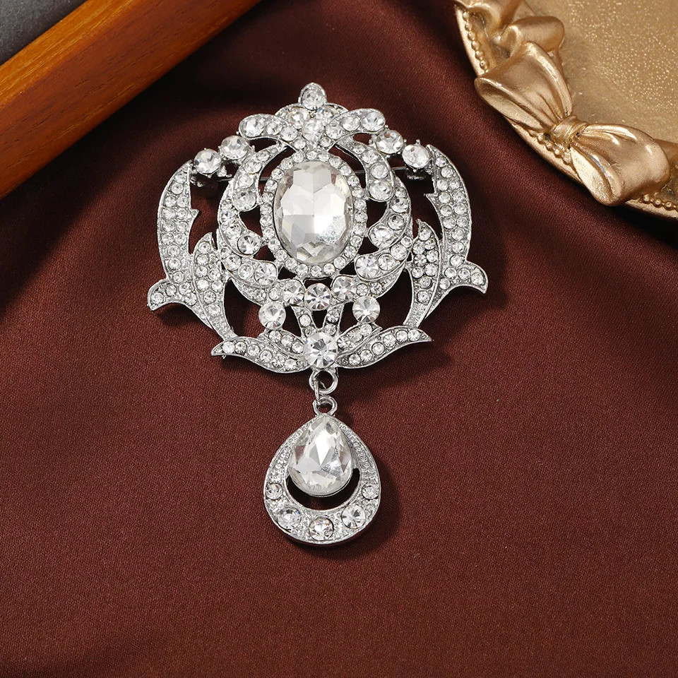 Women’s Vintage Crystal Pendant Brooches Pins Baroque Luxury Buckle Accessories