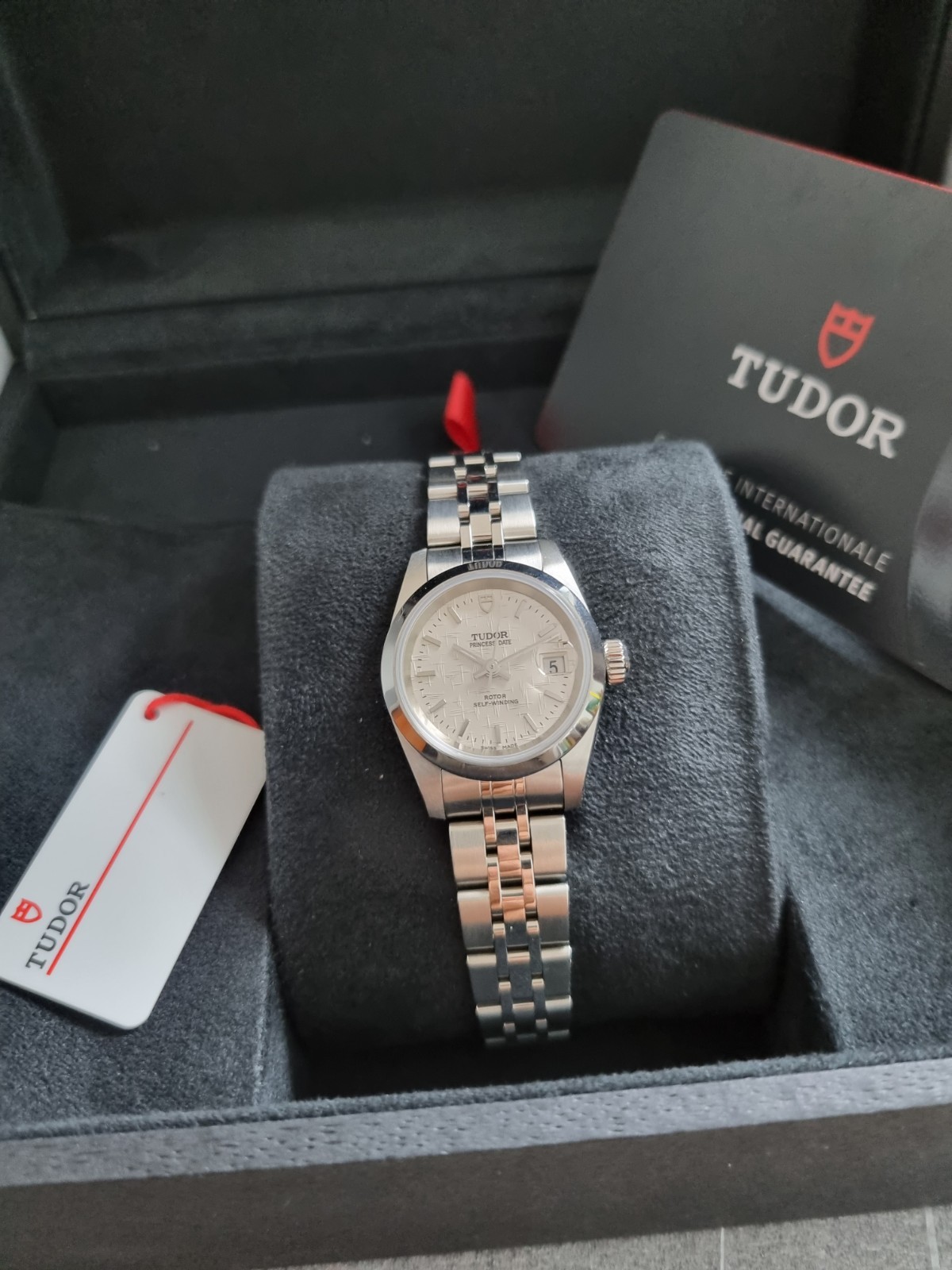 Tudor Princess Oysterdate 92400mm 25 Silver Linen Dial New Box And Card 12-2022