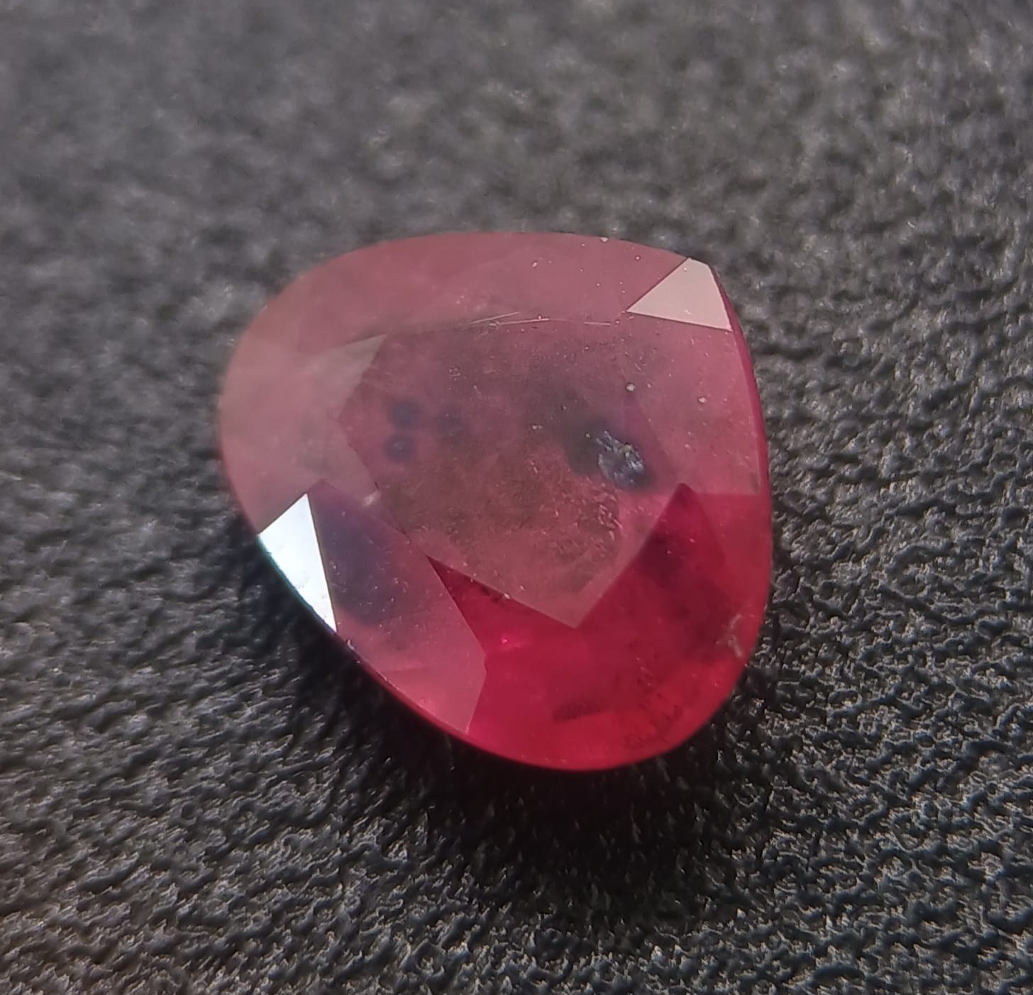 NATURAL AUSTRALIAN Pinkish Red Blue Spots Sapphire 1.49ct Tasmania Heart Ruby