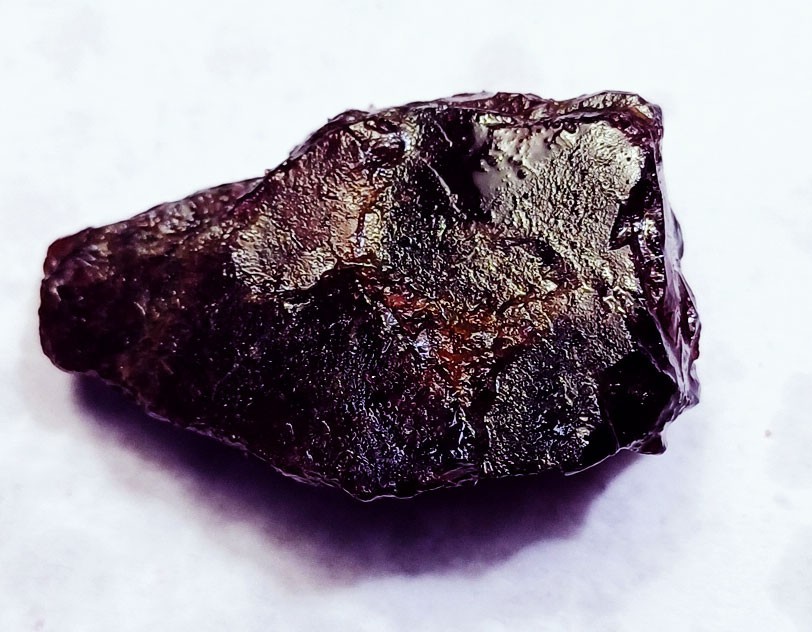 Natural Red Painite Rough Loose Gemstone 140.50+ Ct Certified Rough For Sale